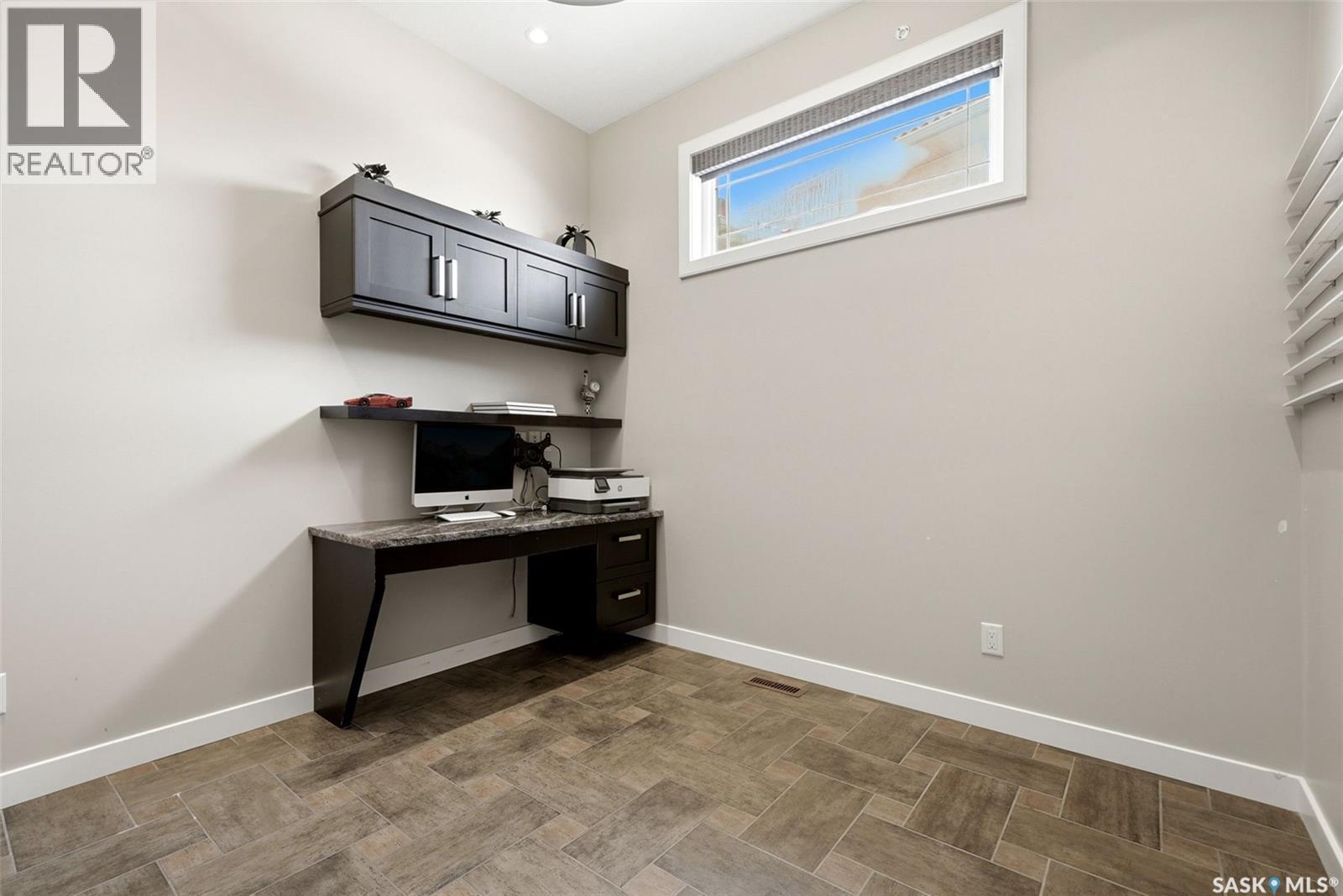 2423 Linner Bay, Regina, SK - Indoor