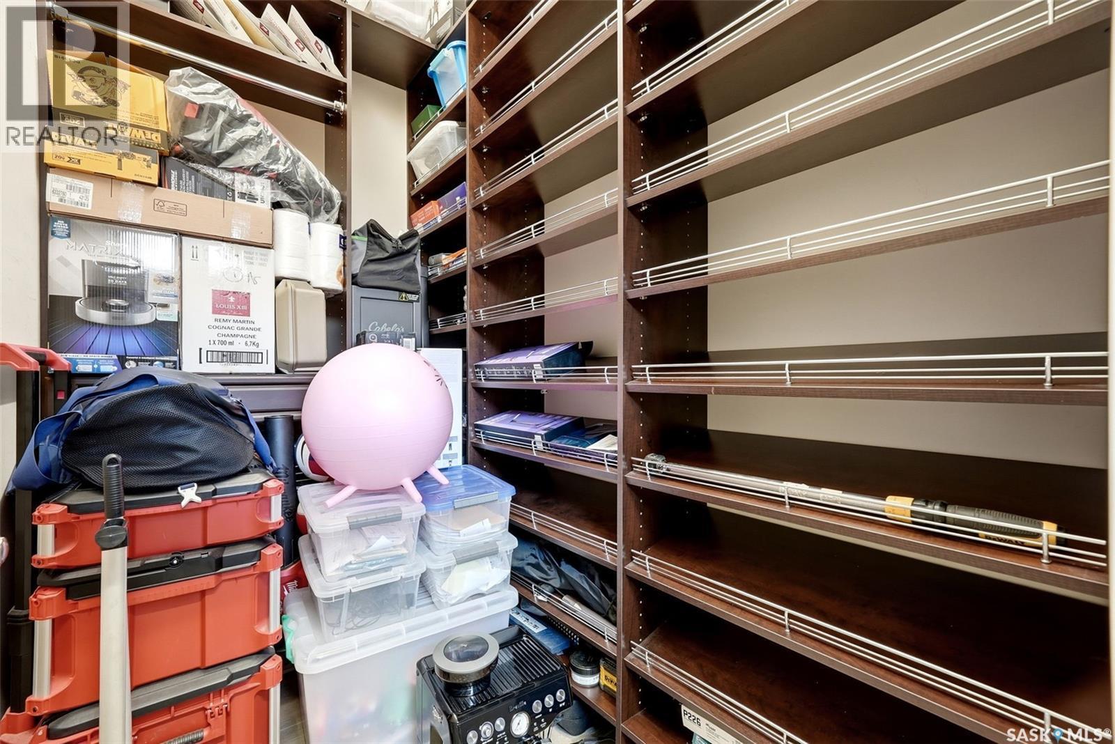 2423 Linner Bay, Regina, SK - Indoor
