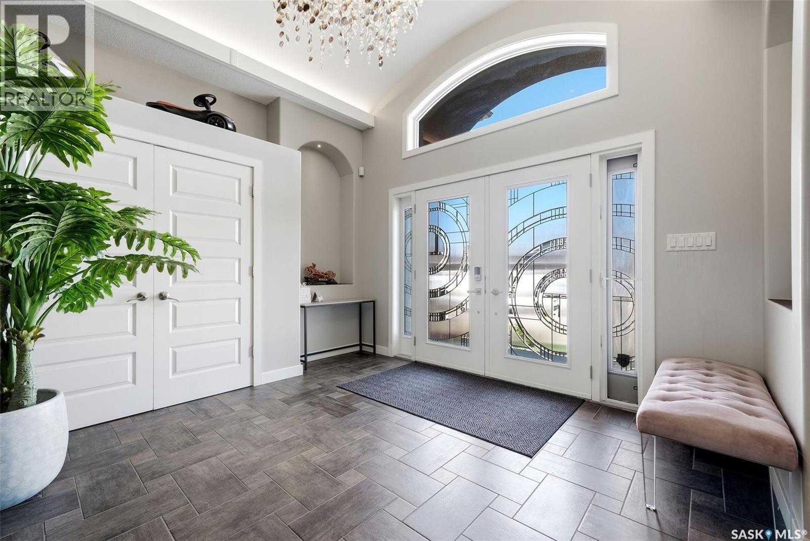 2423 Linner Bay, Regina, SK - Indoor Photo Showing Other Room