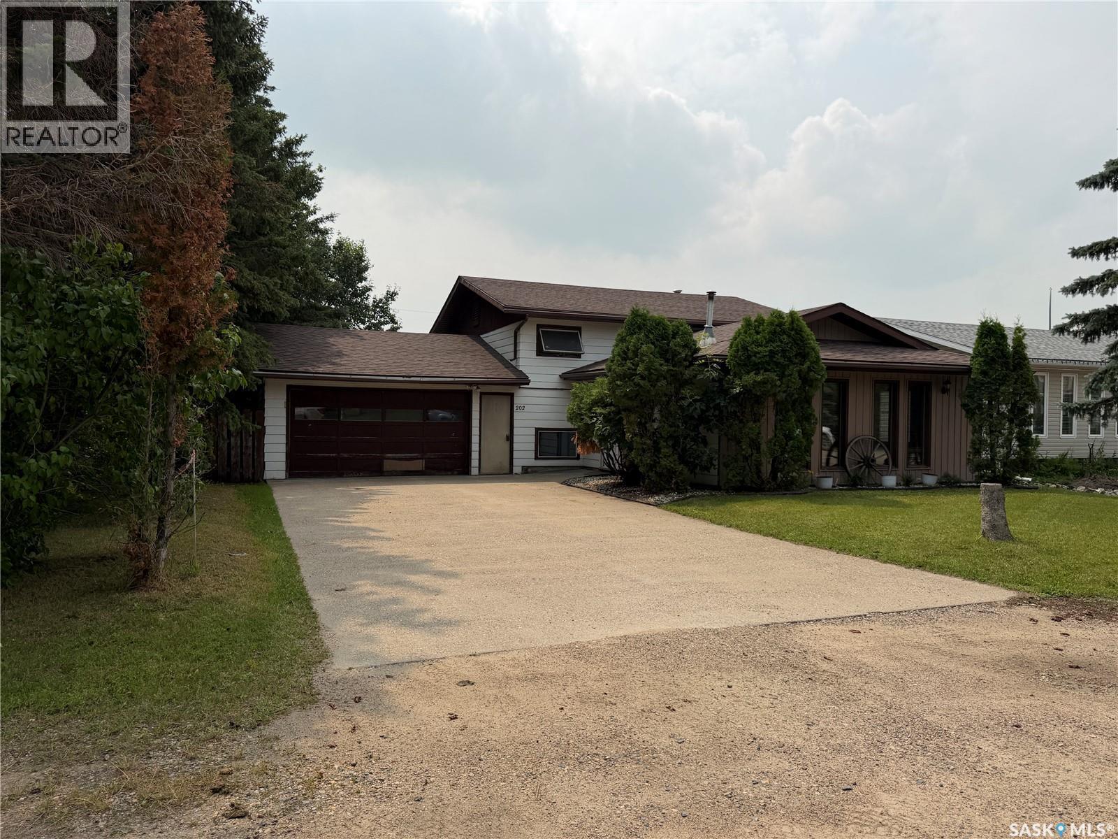 202 1St Street E, Turtleford, SK - Outdoor With Facade