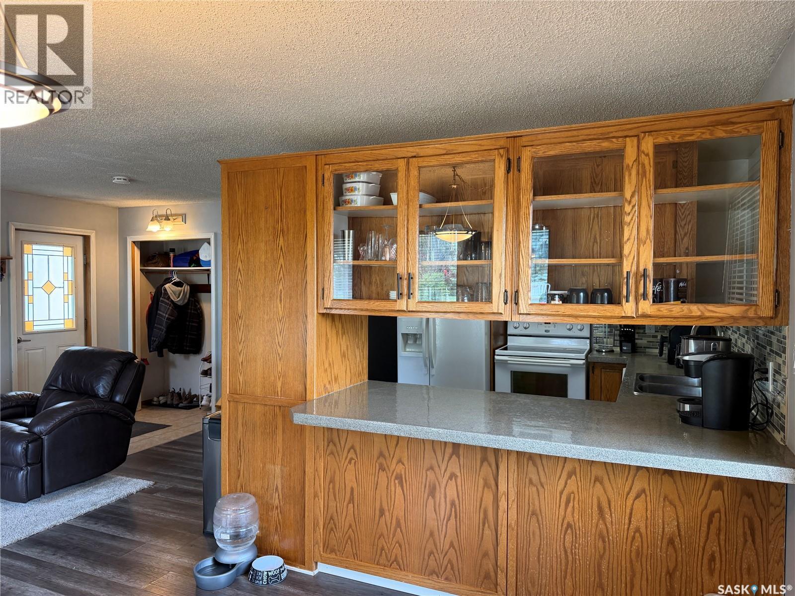 202 1St Street E, Turtleford, SK - Indoor