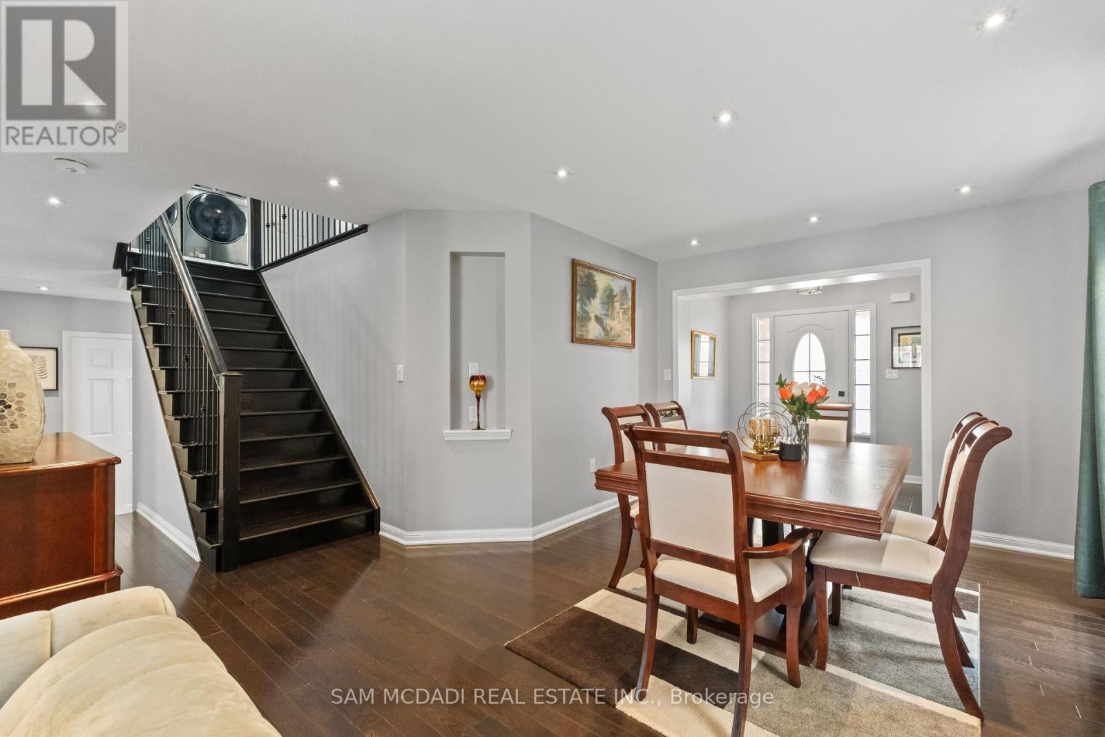 920 Clark Boulevard, Milton, ON - Indoor Photo Showing Dining Room
