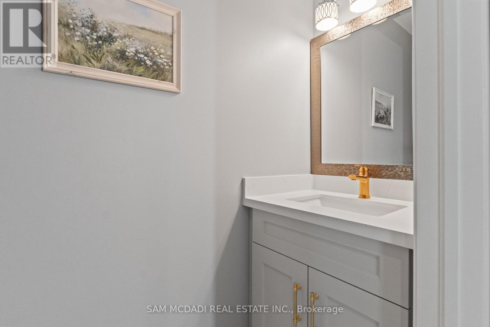 920 Clark Boulevard, Milton, ON - Indoor Photo Showing Bathroom
