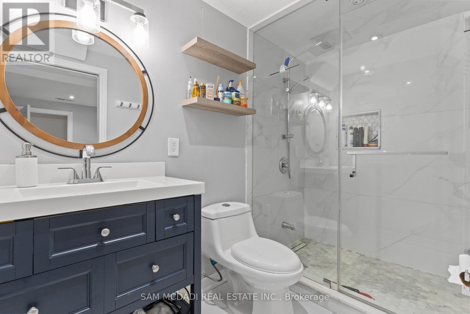 920 Clark Boulevard, Milton, ON - Indoor Photo Showing Bathroom