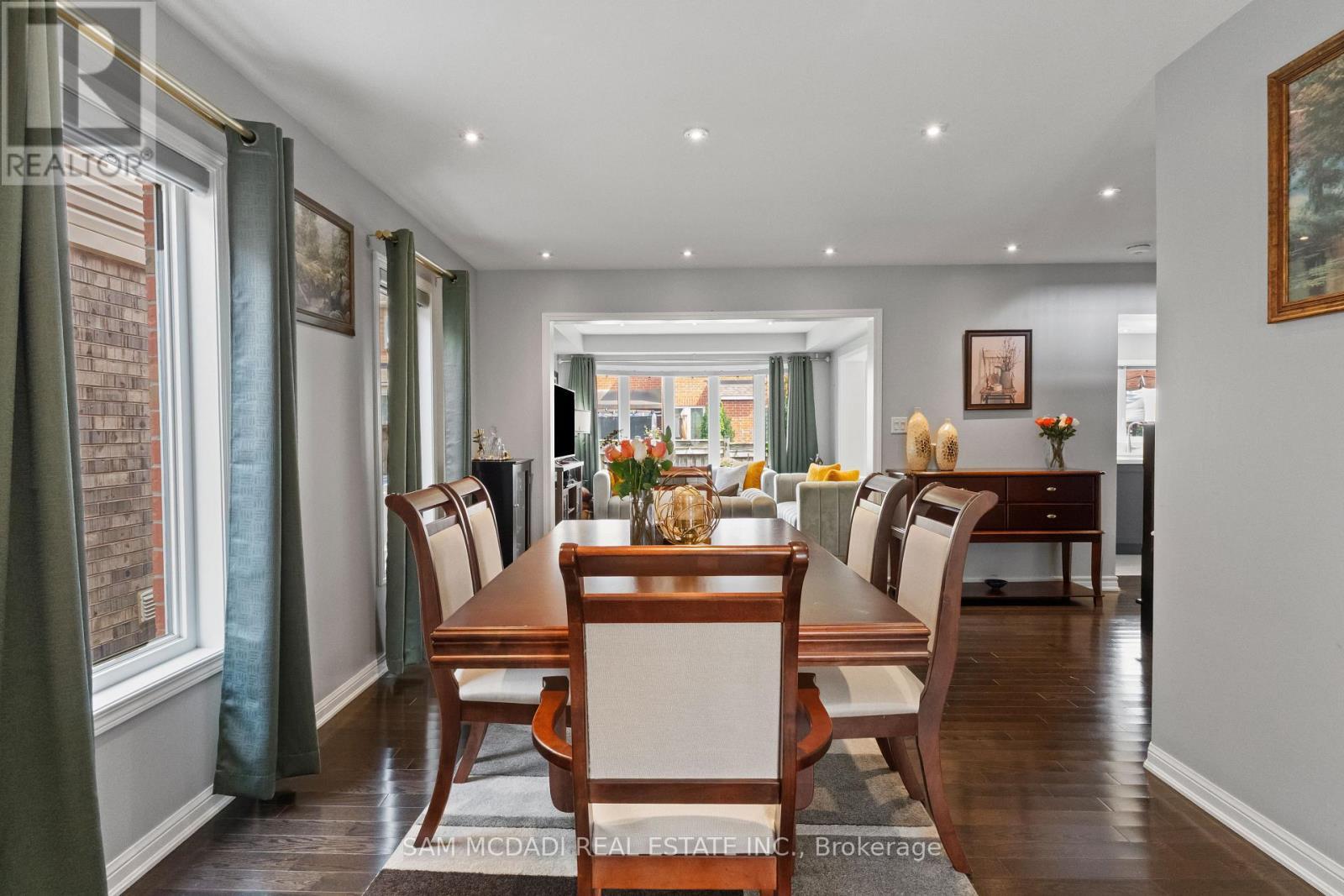 920 Clark Boulevard, Milton, ON - Indoor Photo Showing Dining Room