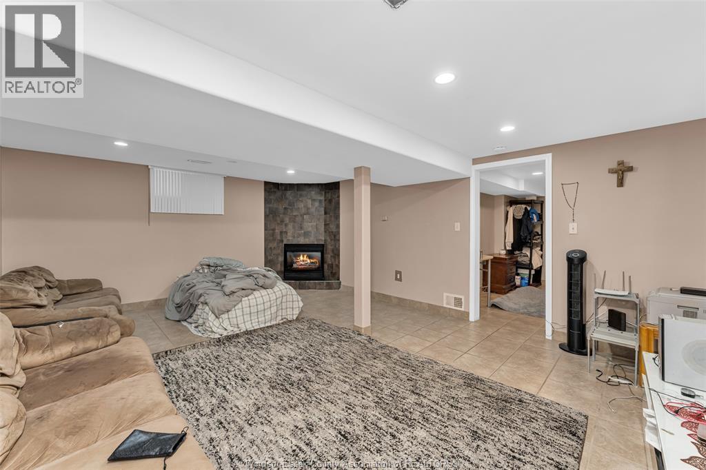 3038 Brimley, Windsor, ON - Indoor