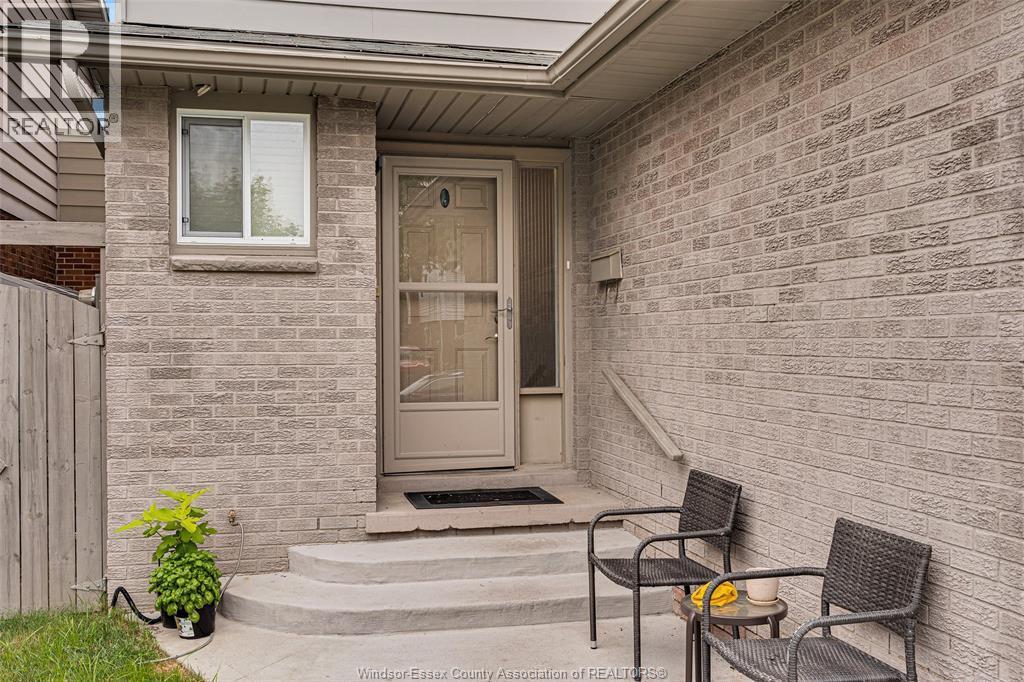 3038 Brimley, Windsor, ON - Outdoor With Exterior