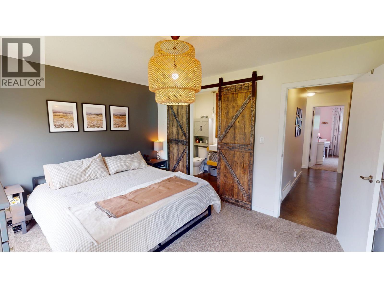 115 S Brears Road, Quesnel, BC - Indoor Photo Showing Bedroom