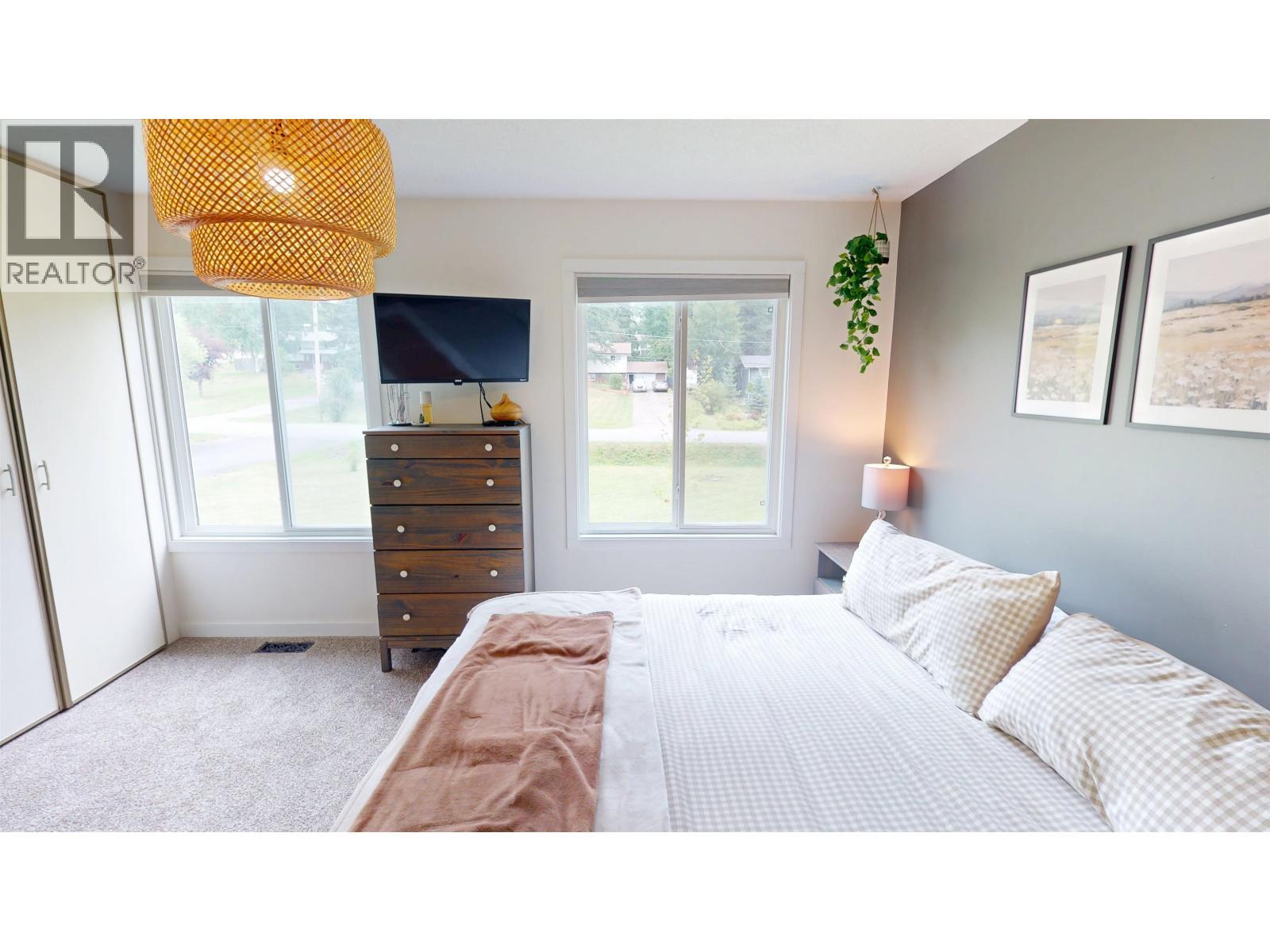 115 S Brears Road, Quesnel, BC - Indoor Photo Showing Bedroom