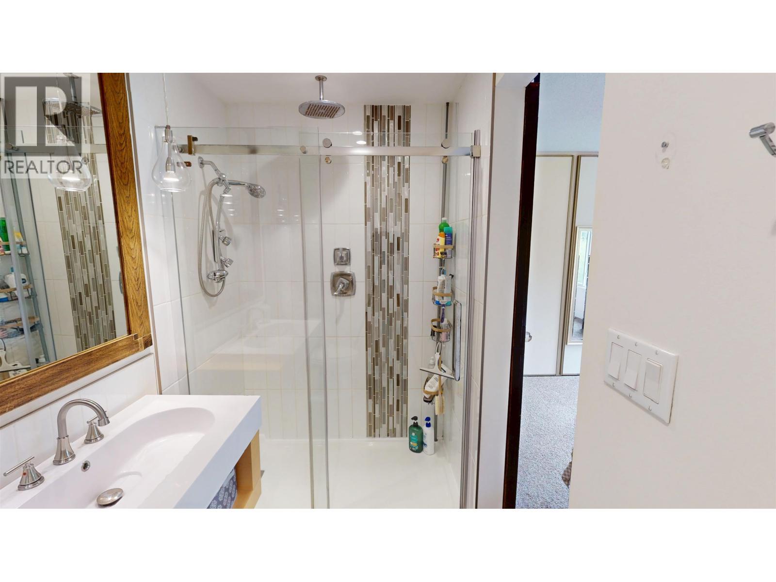 115 S Brears Road, Quesnel, BC - Indoor Photo Showing Bathroom