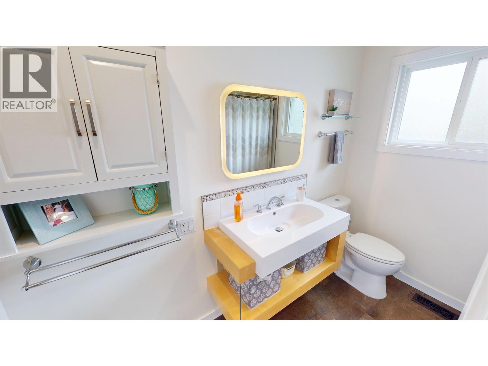 115 S Brears Road, Quesnel, BC - Indoor Photo Showing Bathroom