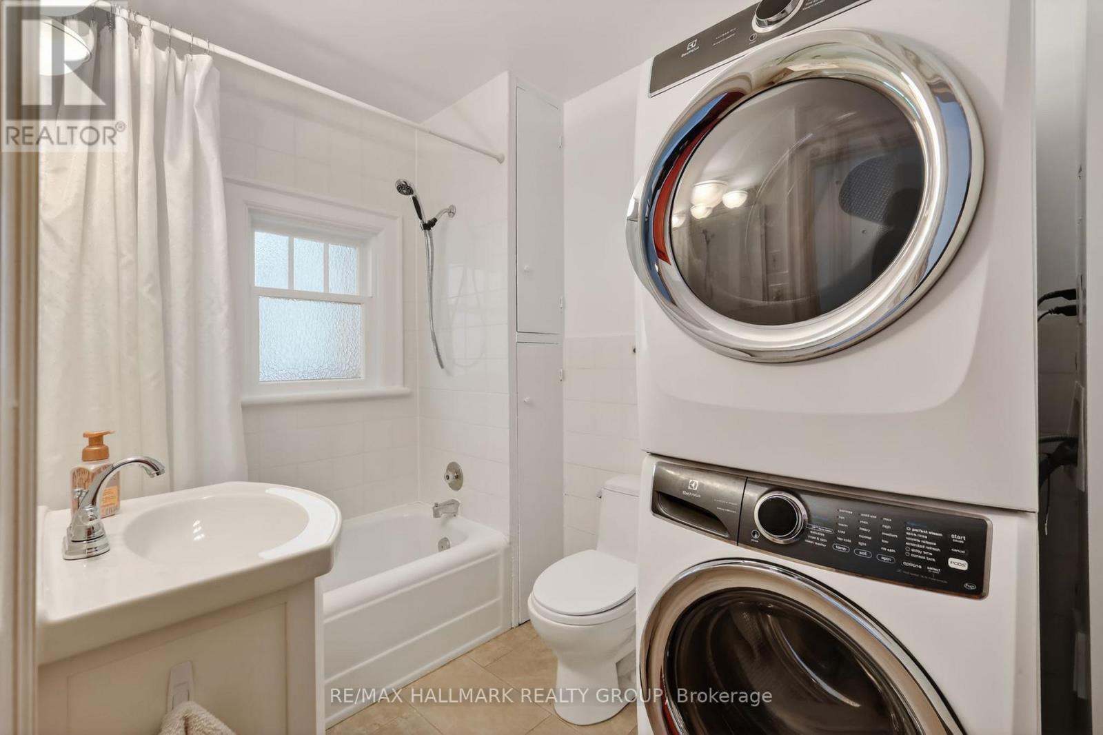 2043 Riverside Drive, Ottawa, ON - Indoor Photo Showing Laundry Room