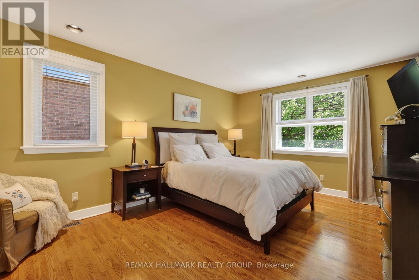 2043 Riverside Drive, Ottawa, ON - Indoor Photo Showing Bedroom