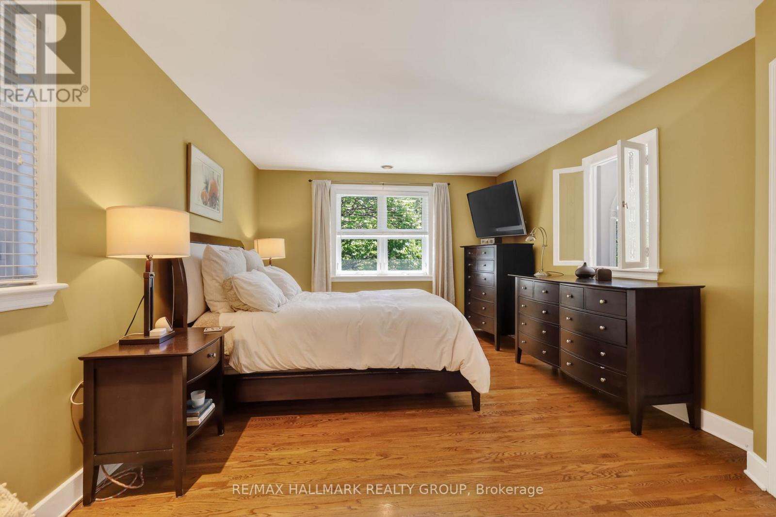 2043 Riverside Drive, Ottawa, ON - Indoor Photo Showing Bedroom