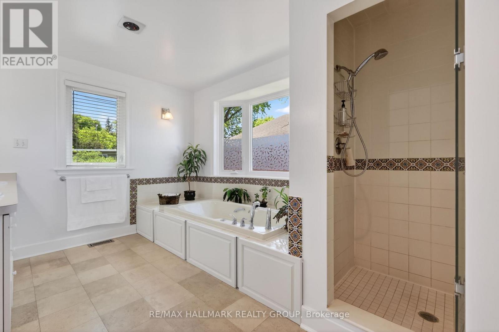 2043 Riverside Drive, Ottawa, ON - Indoor Photo Showing Bathroom