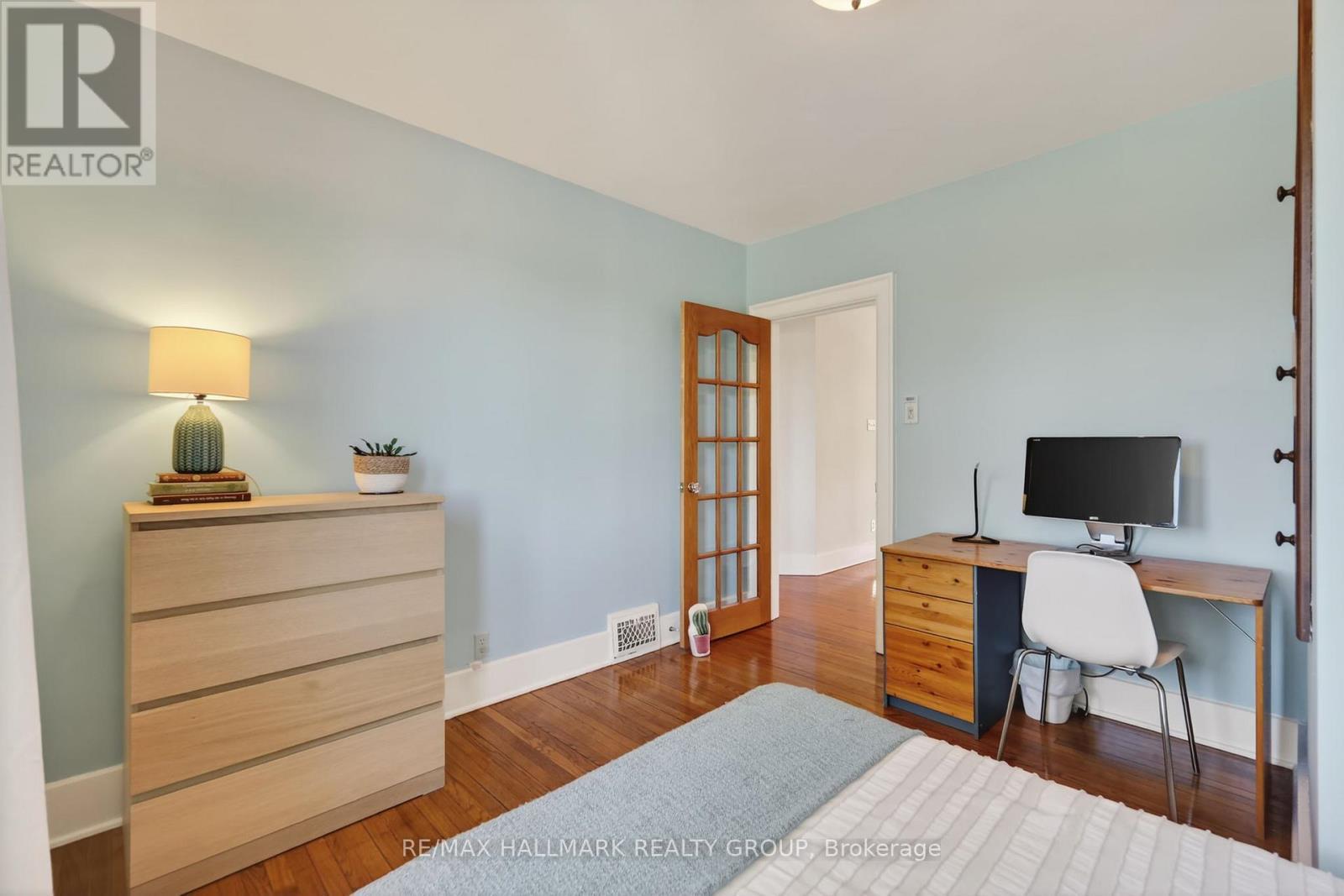 2043 Riverside Drive, Ottawa, ON - Indoor