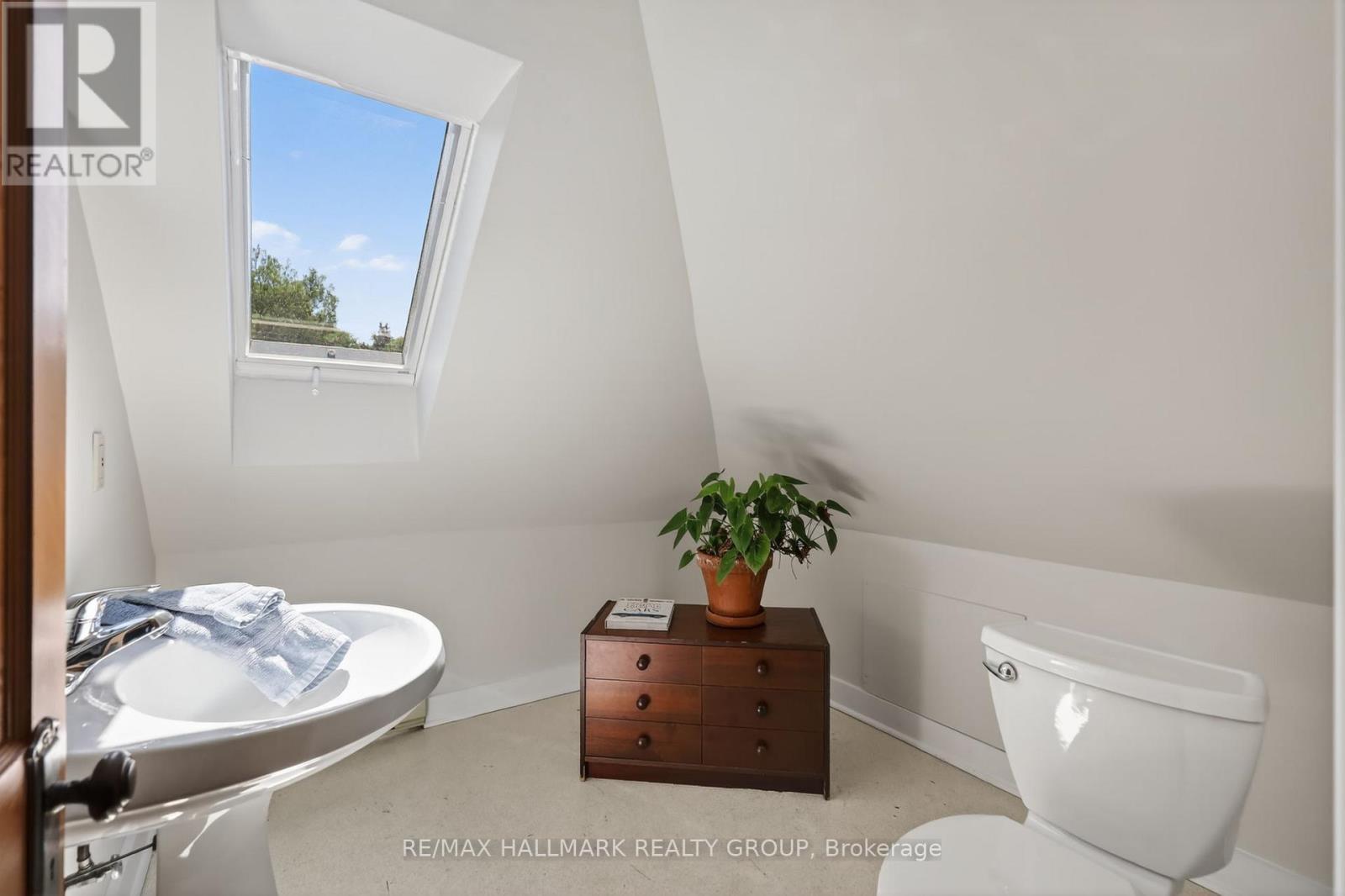 2043 Riverside Drive, Ottawa, ON - Indoor Photo Showing Bathroom