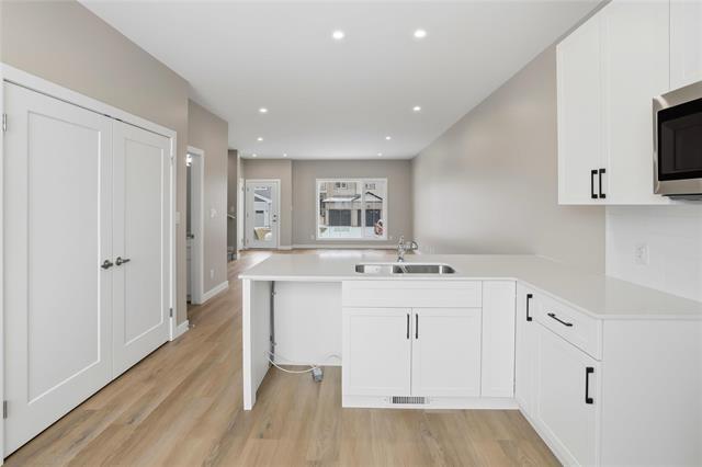 60 Perseus Way, Winnipeg, MB - Indoor