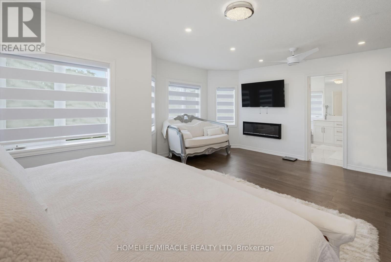 7350 Glamorgan Way, Mississauga, ON - Indoor Photo Showing Bedroom