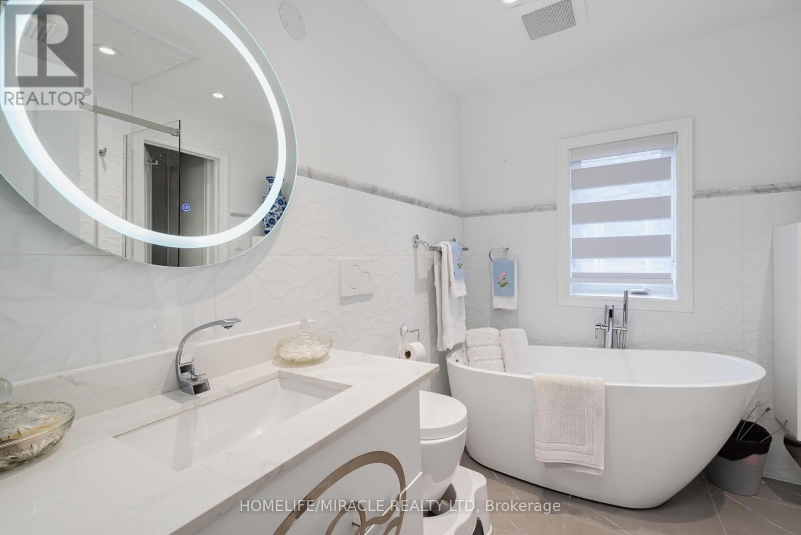 7350 Glamorgan Way, Mississauga, ON - Indoor Photo Showing Bathroom