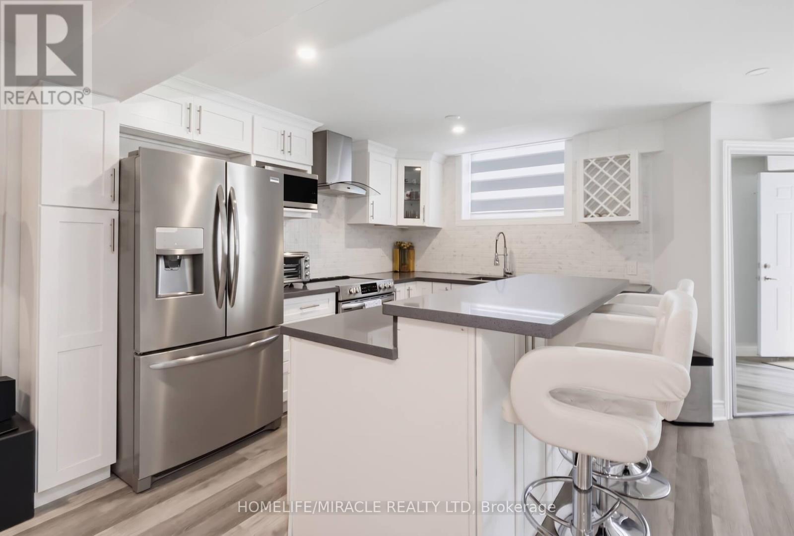 7350 Glamorgan Way, Mississauga, ON - Indoor Photo Showing Kitchen