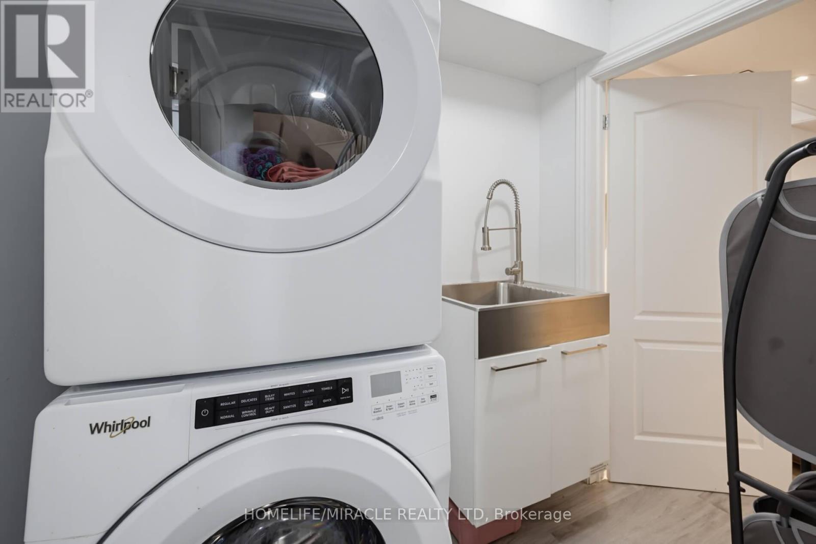 7350 Glamorgan Way, Mississauga, ON - Indoor Photo Showing Laundry Room