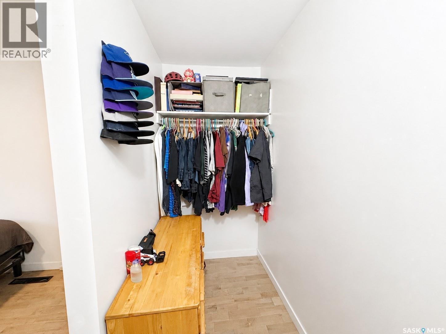924 Weldon Avenue, Saskatoon, SK - Indoor With Storage