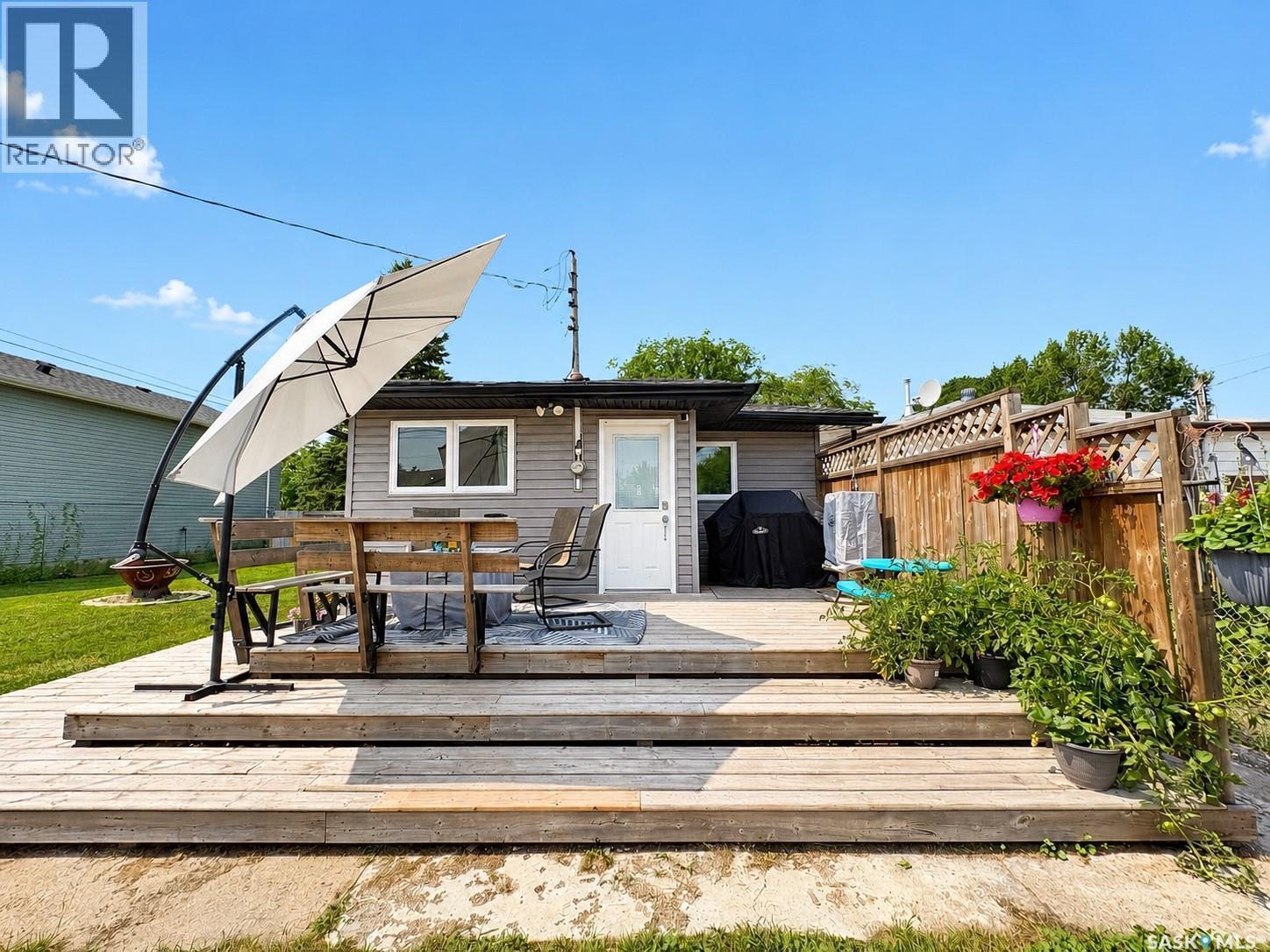 924 Weldon Avenue, Saskatoon, SK - Outdoor With Deck Patio Veranda
