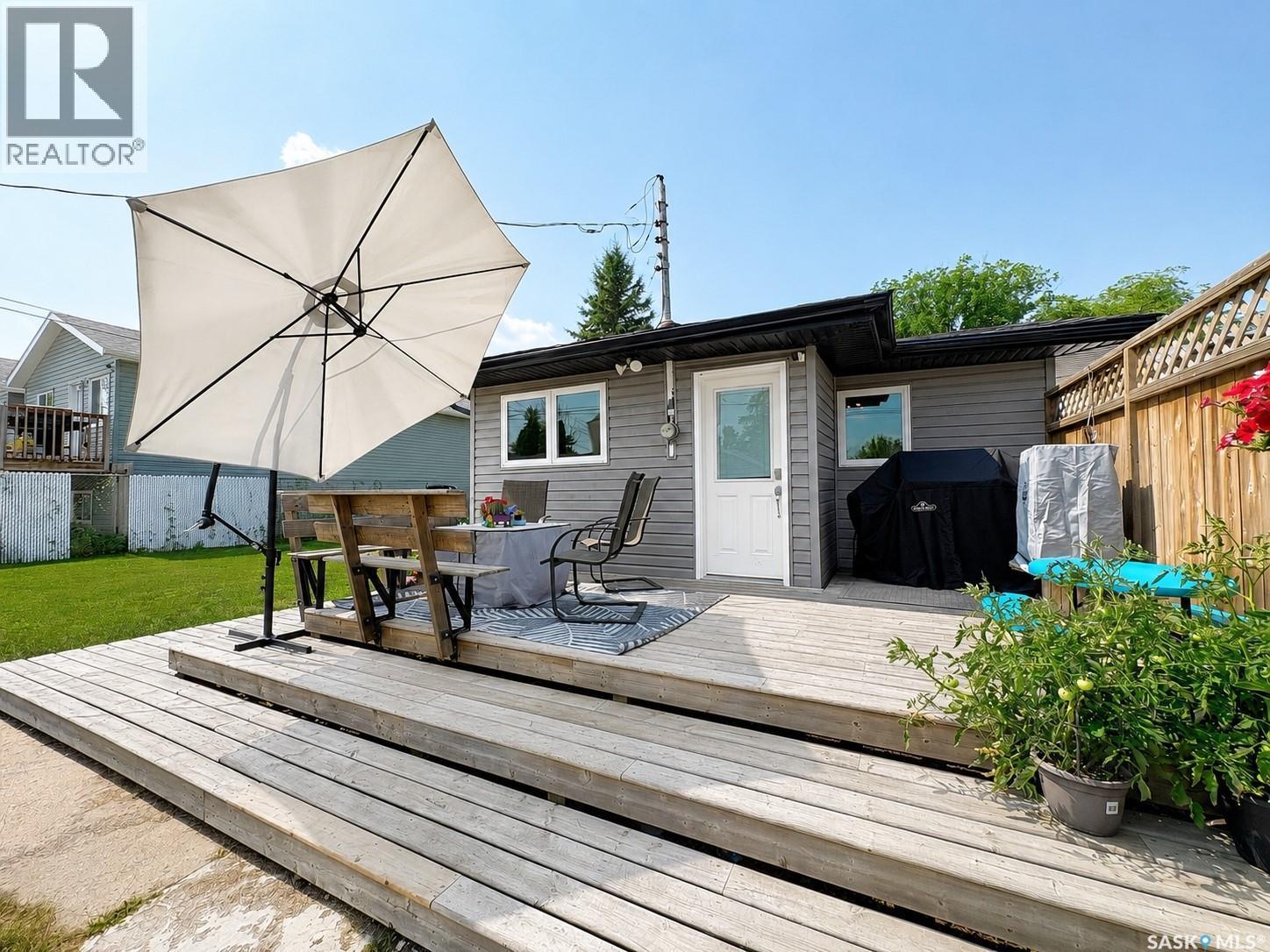 924 Weldon Avenue, Saskatoon, SK - Outdoor With Deck Patio Veranda