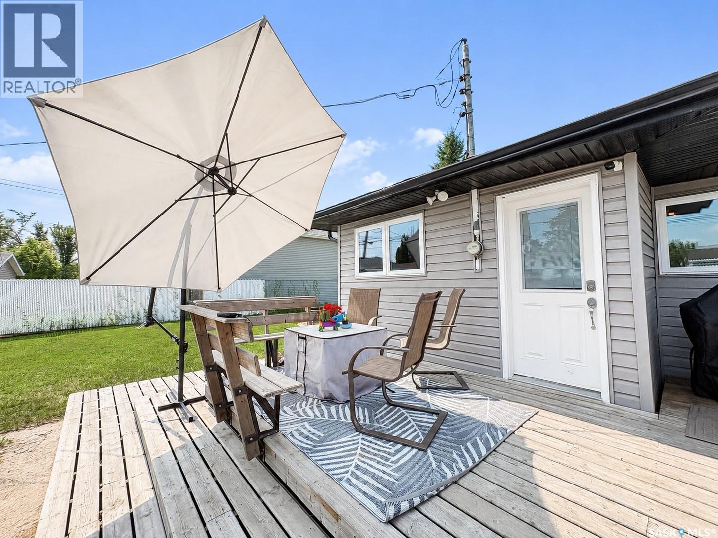 924 Weldon Avenue, Saskatoon, SK - Outdoor With Deck Patio Veranda With Exterior