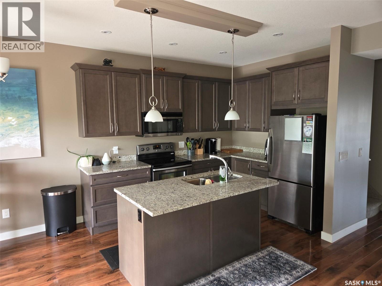 103 115 Shepherd Crescent, Saskatoon, SK - Indoor Photo Showing Kitchen