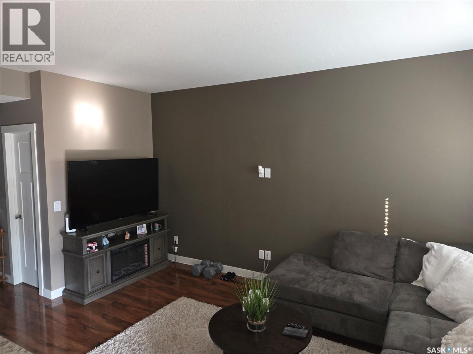 103 115 Shepherd Crescent, Saskatoon, SK - Indoor Photo Showing Living Room