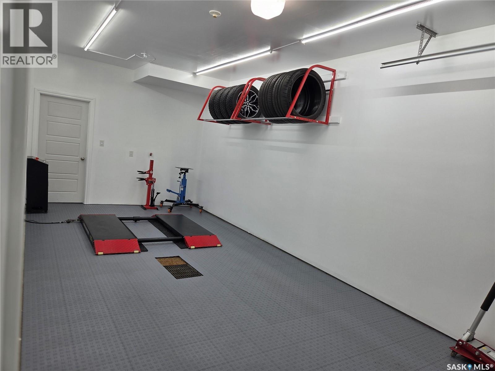 204 3229 Elgaard Drive, Regina, SK - Indoor