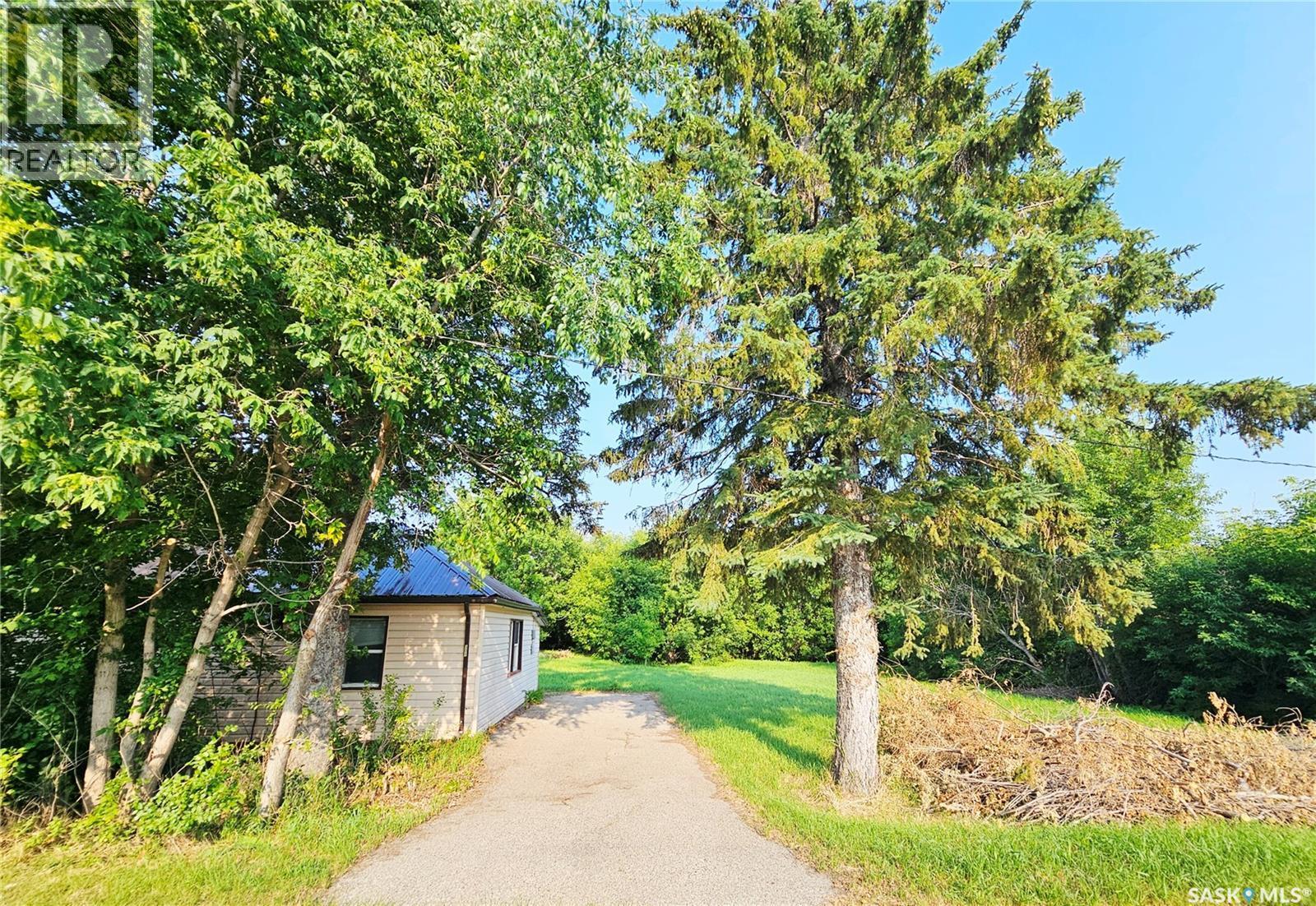 509 St Mary Street, Esterhazy, SK - Outdoor