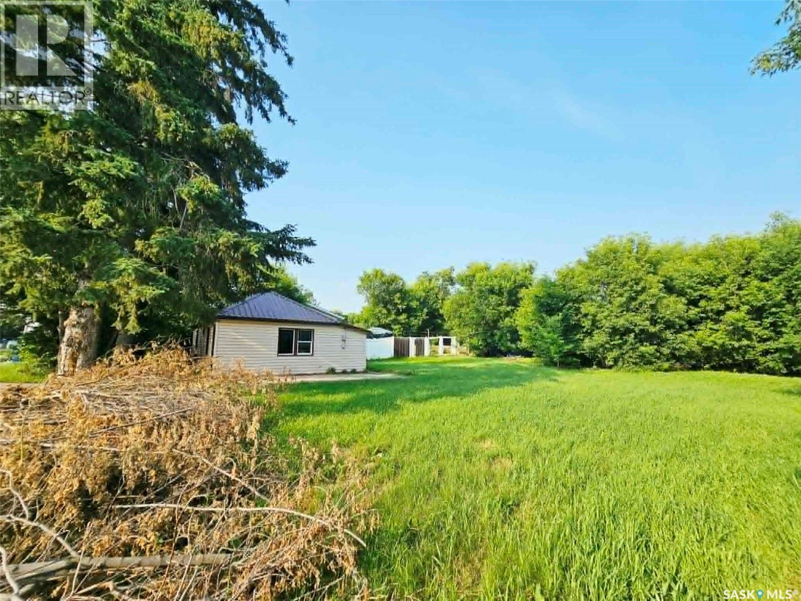 509 St Mary Street, Esterhazy, SK - Outdoor