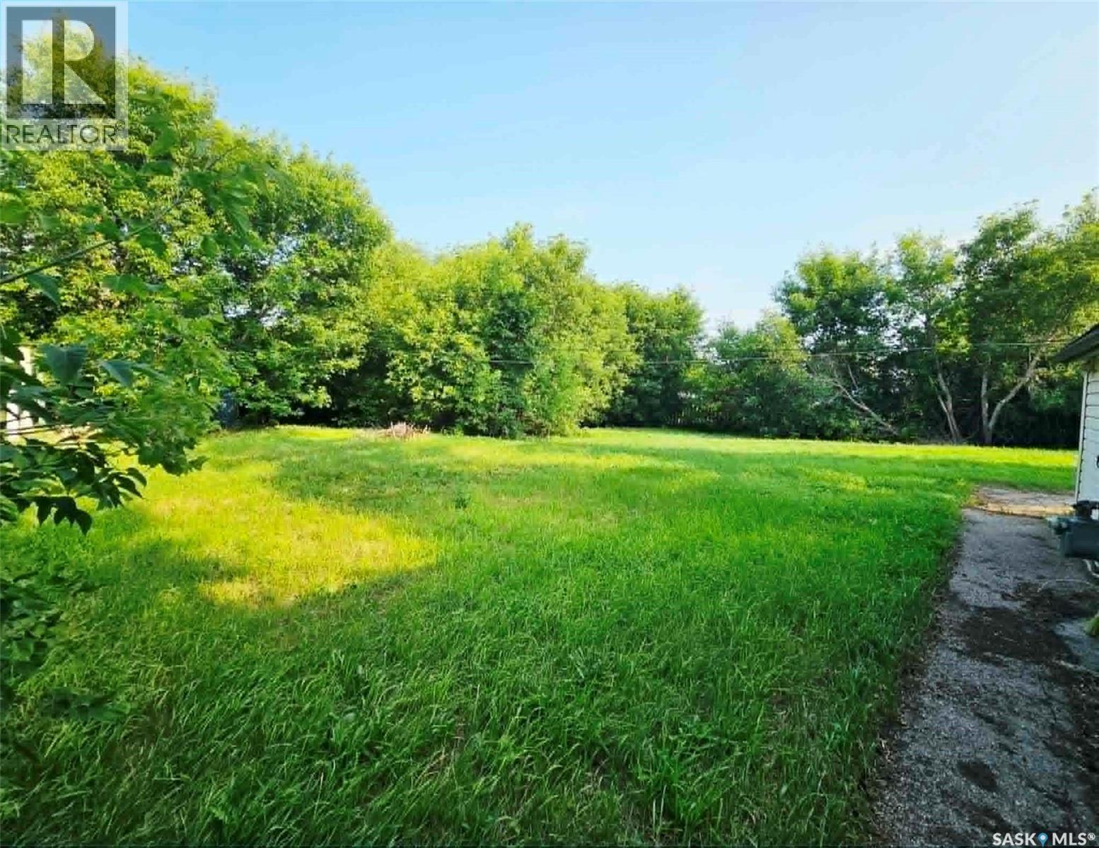 509 St Mary Street, Esterhazy, SK - Outdoor