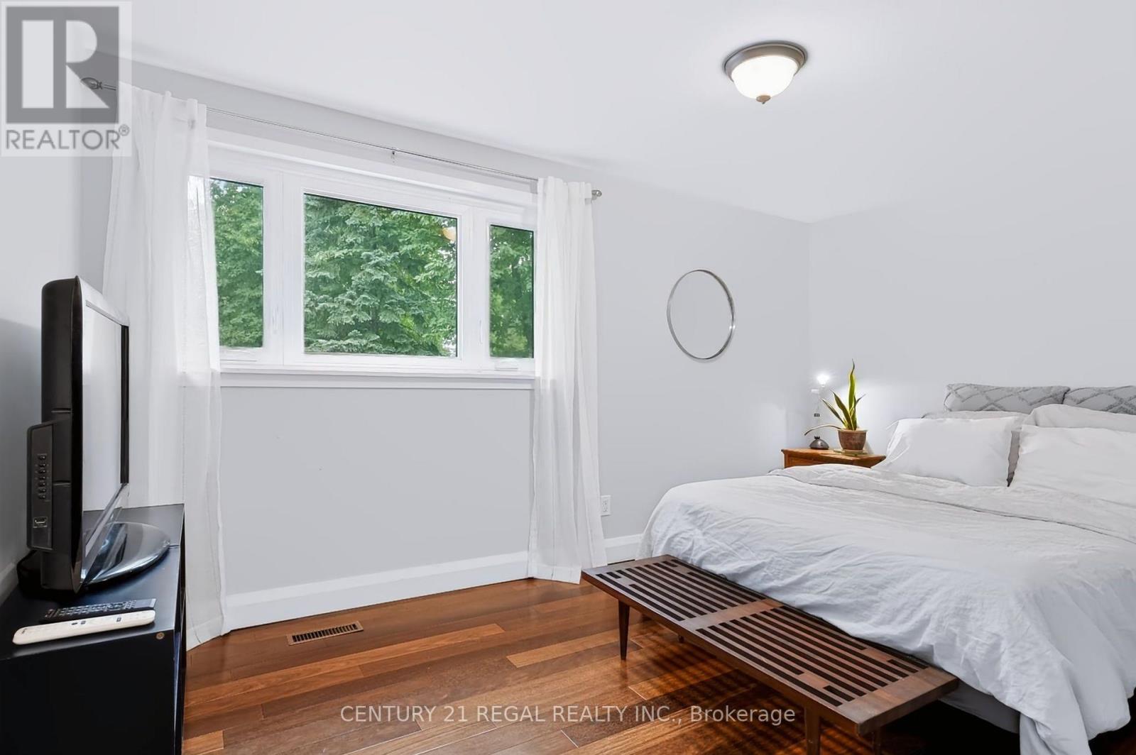 5324 Linbrook Road, Burlington, ON - Indoor Photo Showing Bedroom