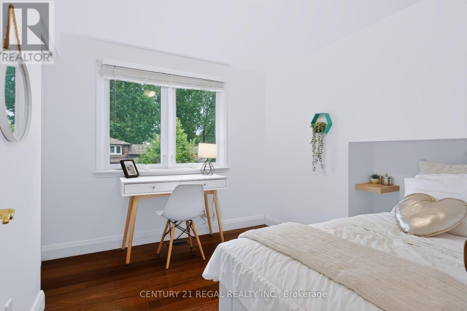 5324 Linbrook Road, Burlington, ON - Indoor Photo Showing Bedroom