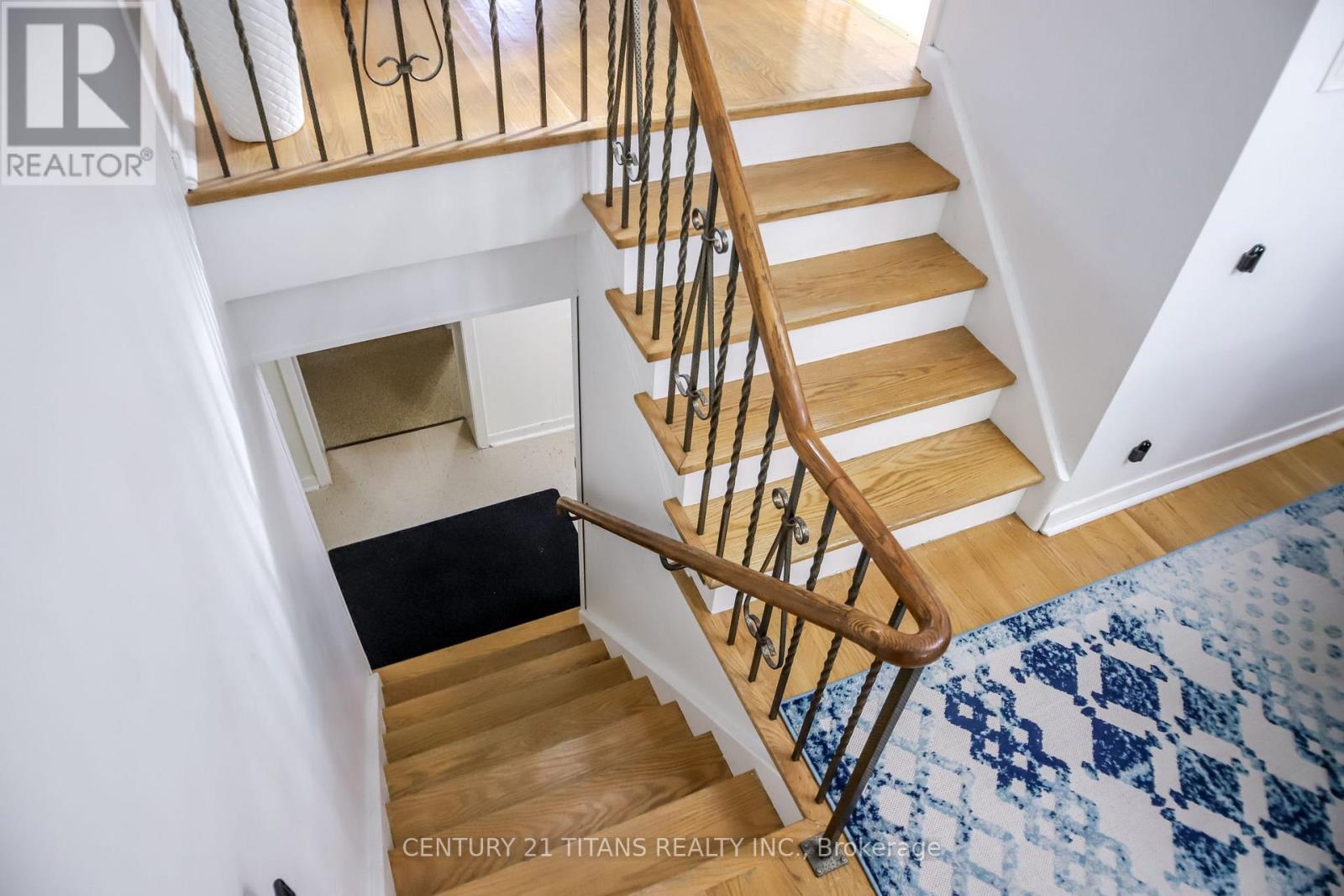 9 Minos Crescent, Toronto, ON - Indoor Photo Showing Other Room