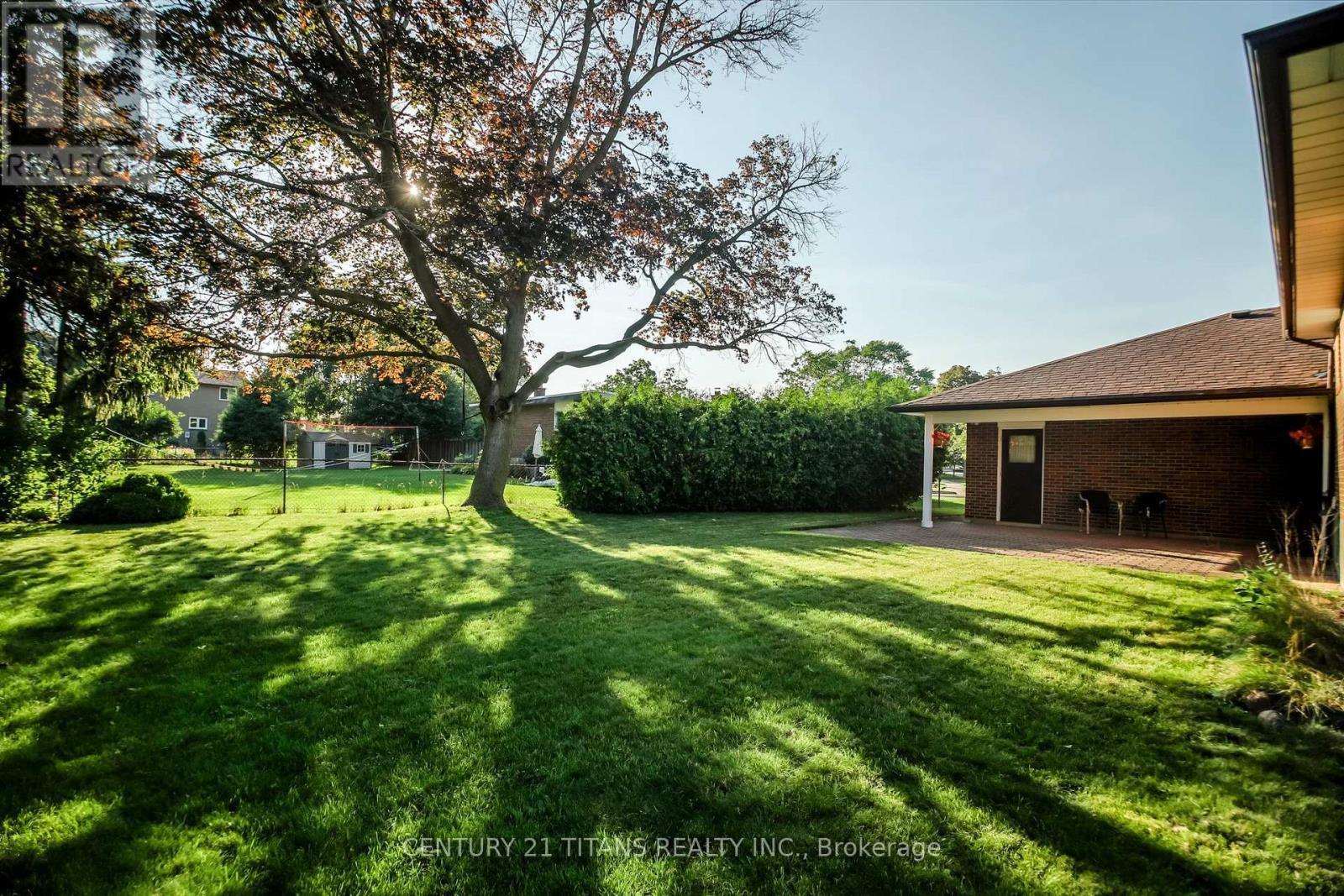 9 Minos Crescent, Toronto, ON - Outdoor