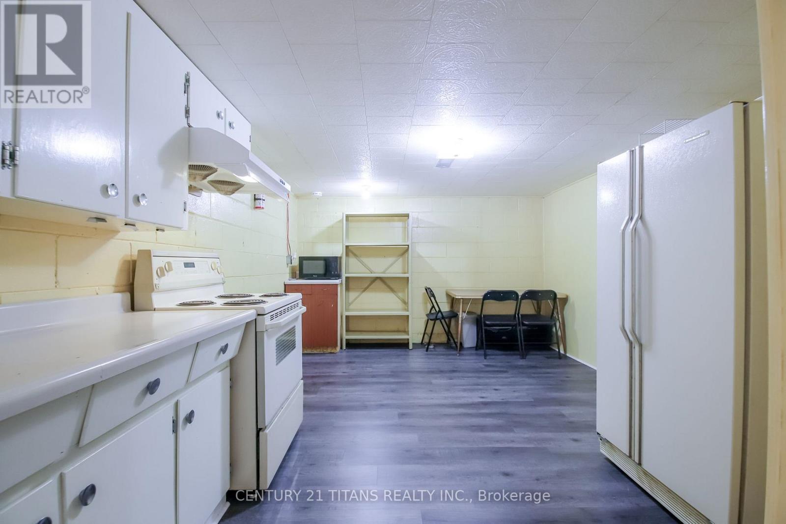 9 Minos Crescent, Toronto, ON - Indoor Photo Showing Kitchen