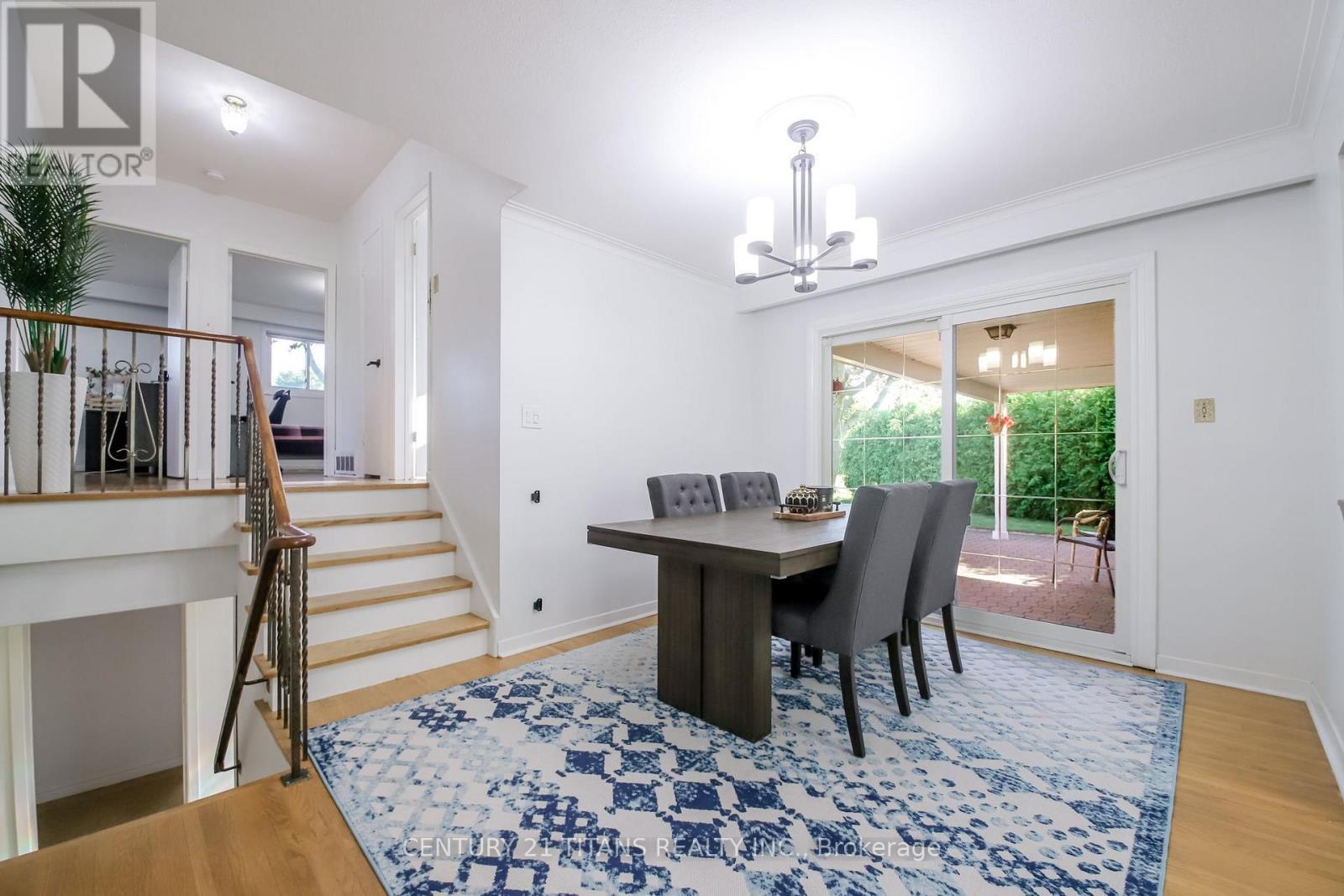 9 Minos Crescent, Toronto, ON - Indoor Photo Showing Dining Room