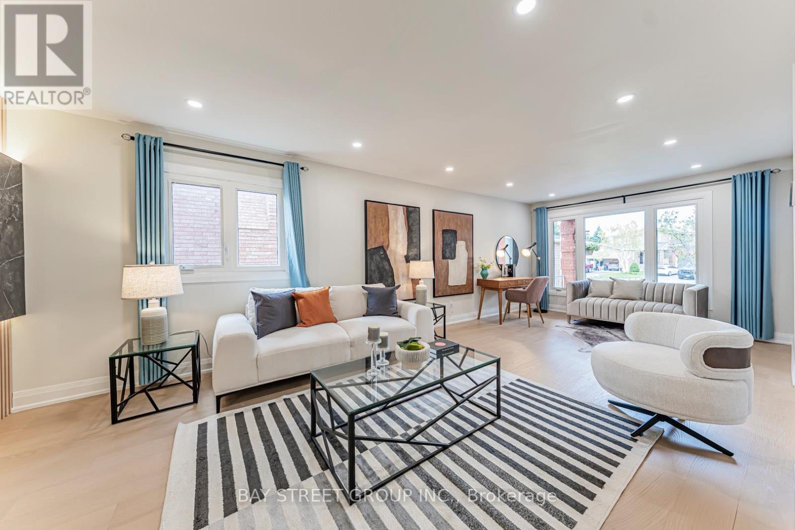 146 Cabinet Crescent, Vaughan, ON - Indoor Photo Showing Living Room