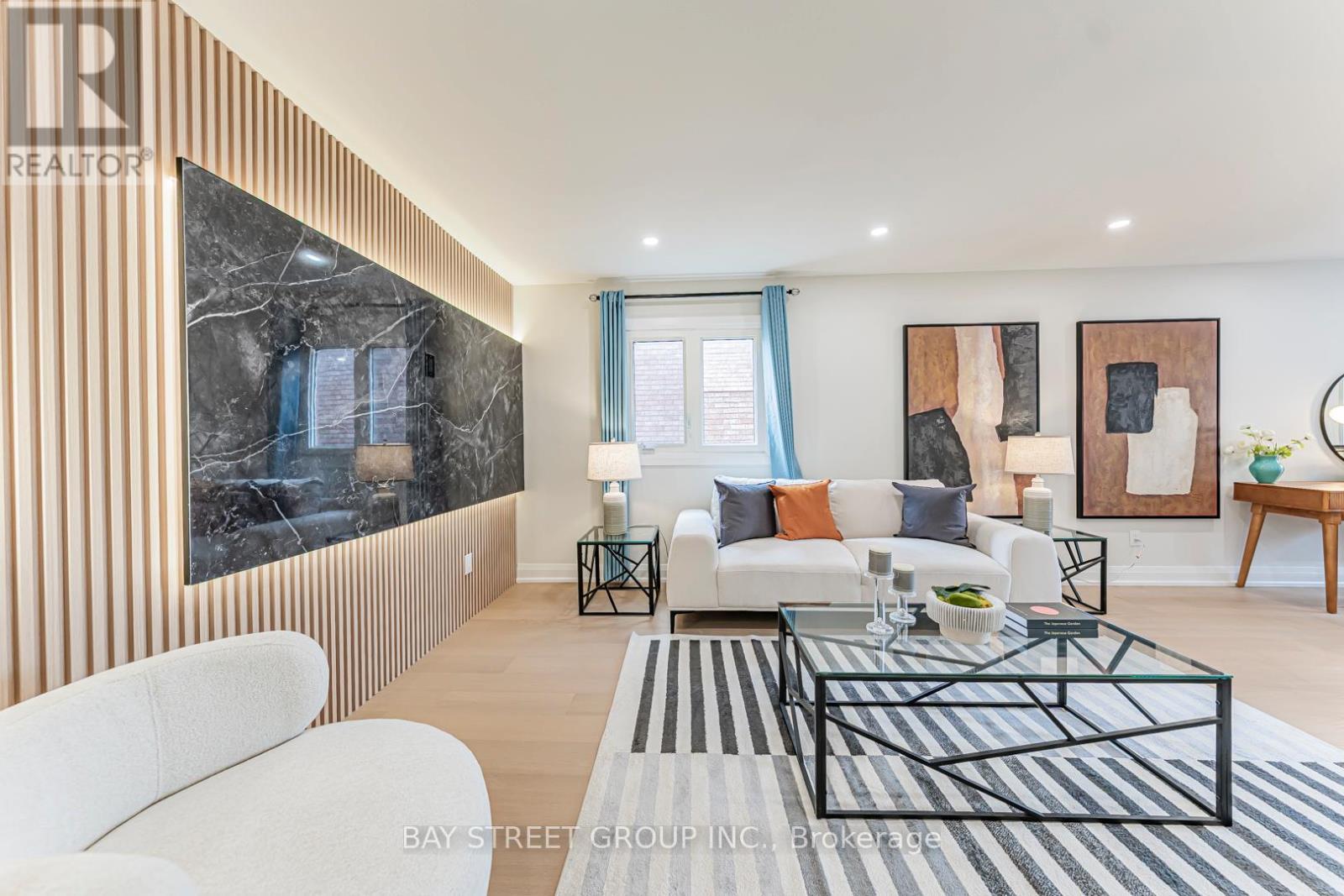 146 Cabinet Crescent, Vaughan, ON - Indoor Photo Showing Living Room