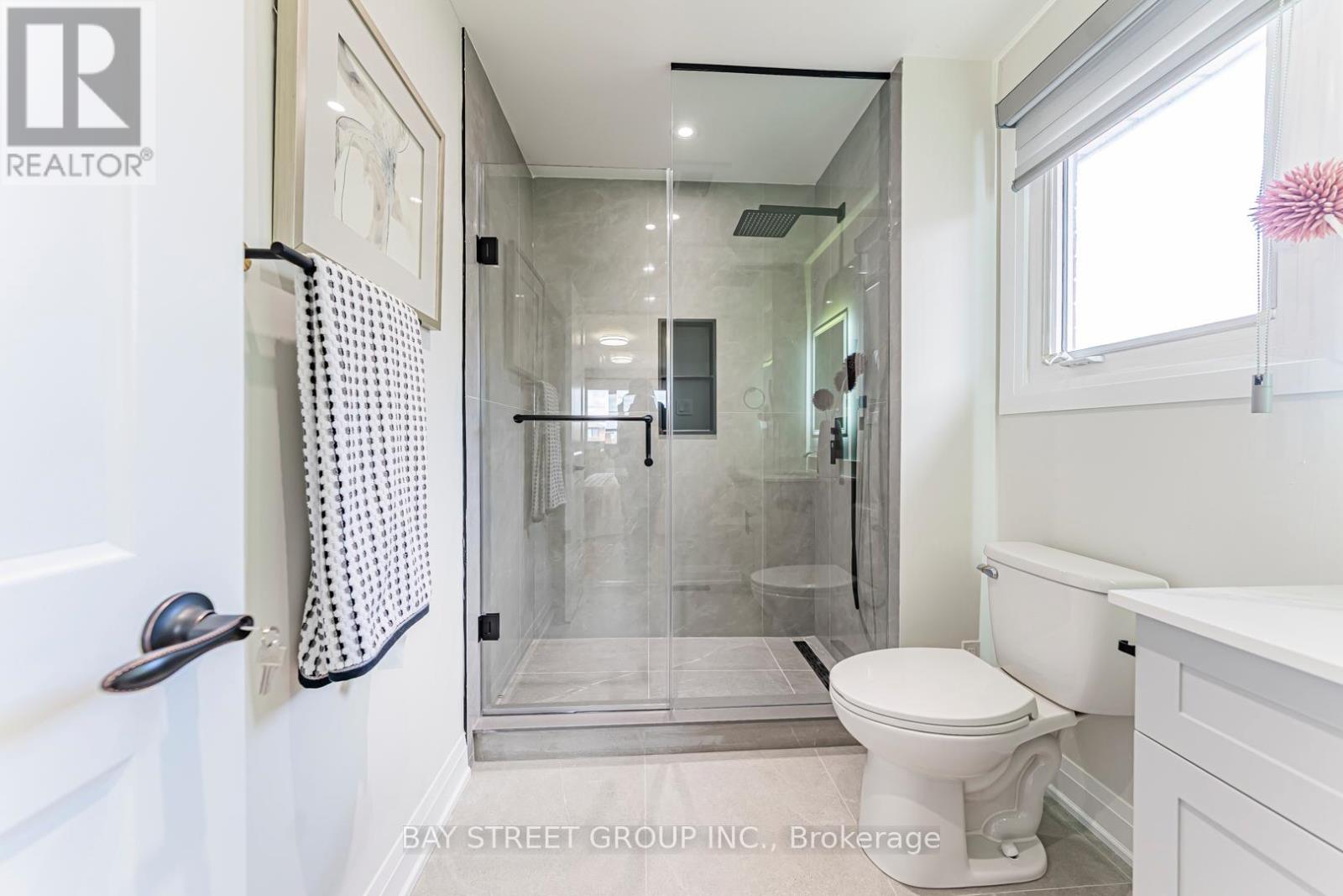 146 Cabinet Crescent, Vaughan, ON - Indoor Photo Showing Bathroom