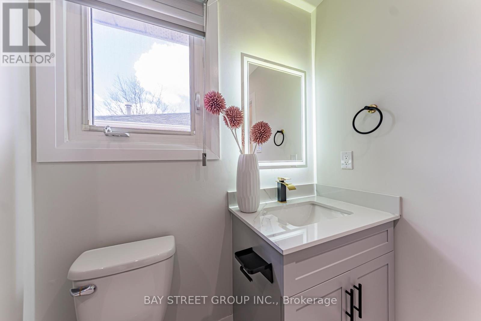 146 Cabinet Crescent, Vaughan, ON - Indoor Photo Showing Bathroom