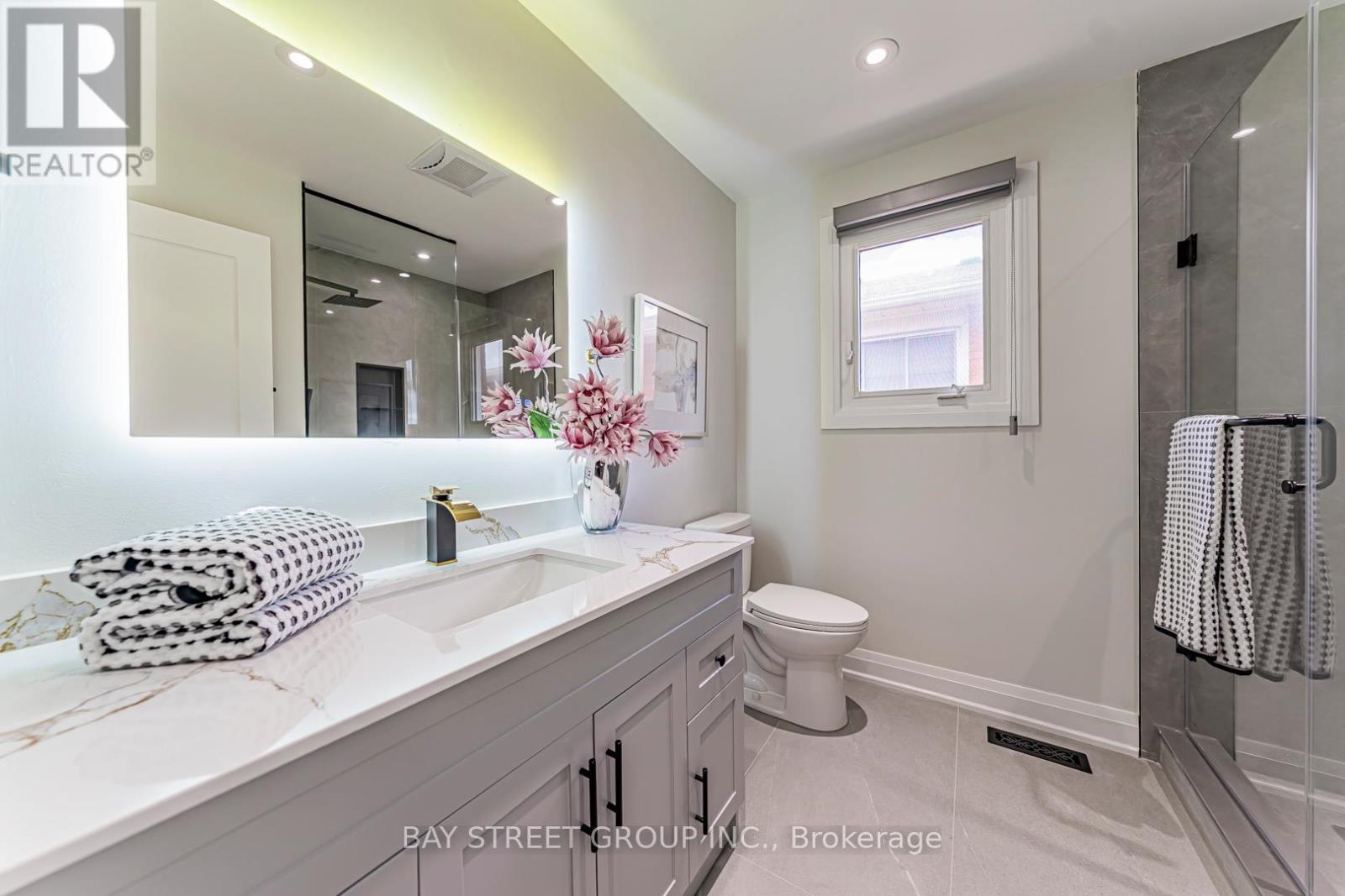 146 Cabinet Crescent, Vaughan, ON - Indoor Photo Showing Bathroom