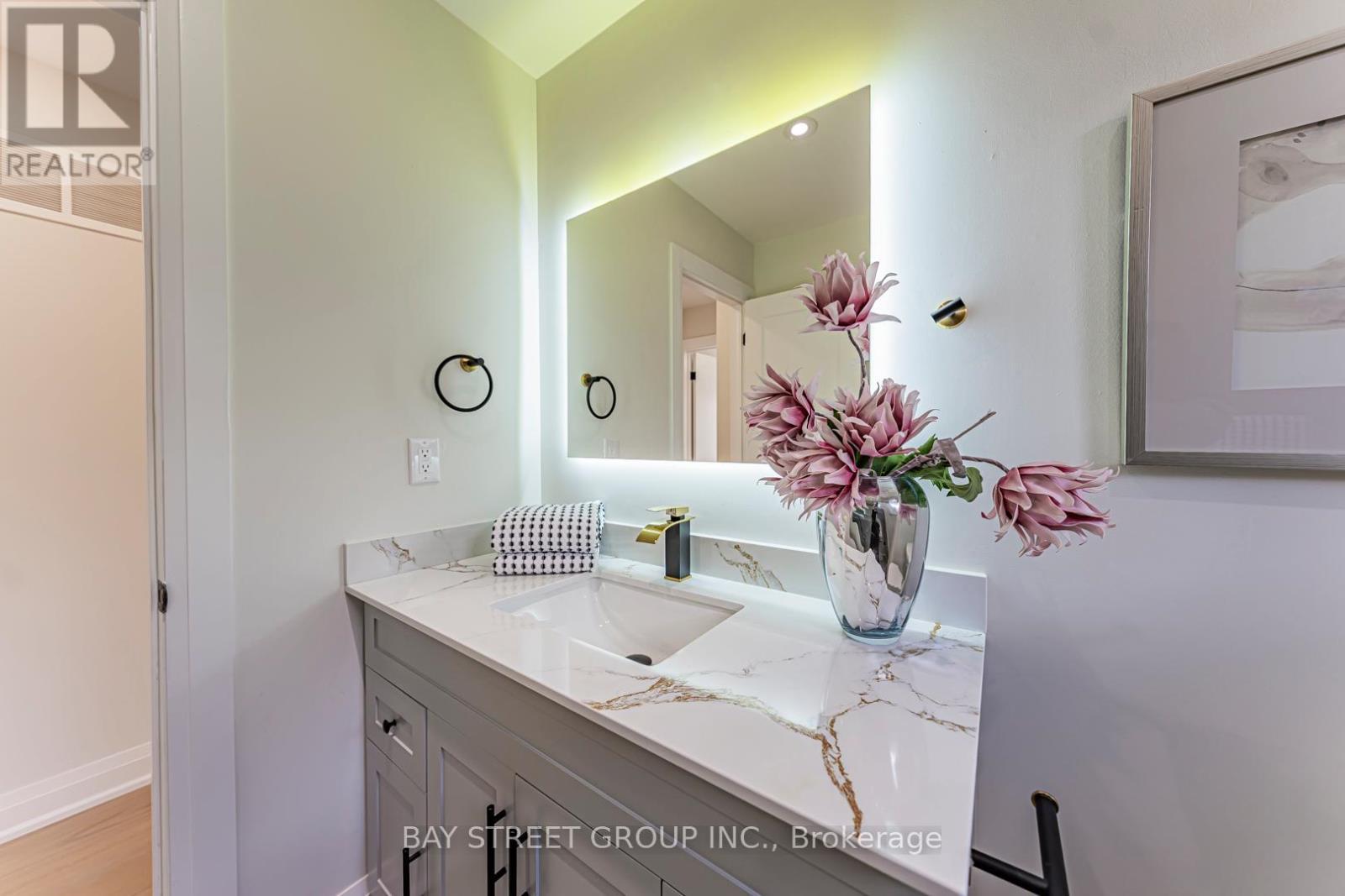 146 Cabinet Crescent, Vaughan, ON - Indoor Photo Showing Bathroom