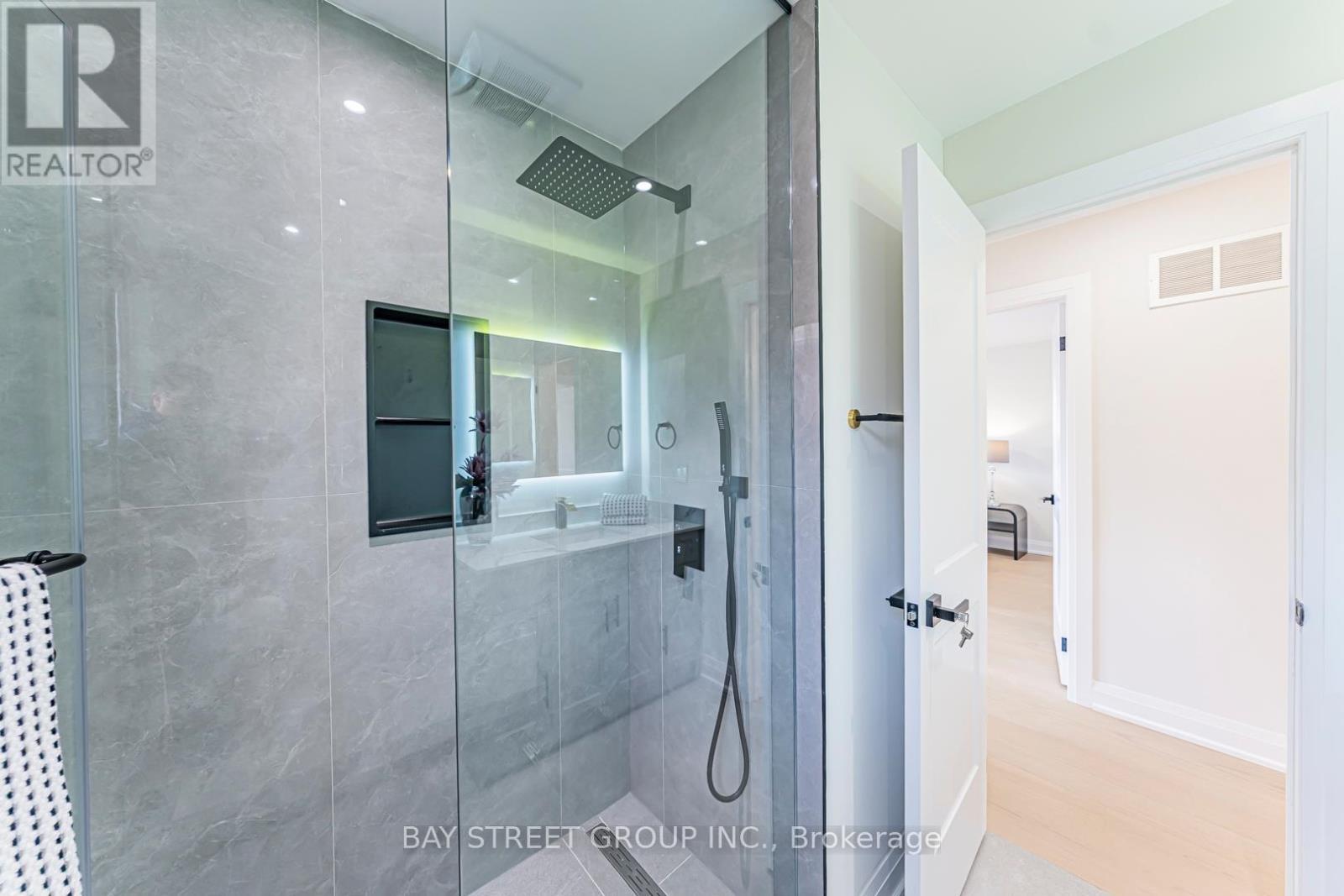 146 Cabinet Crescent, Vaughan, ON - Indoor Photo Showing Bathroom