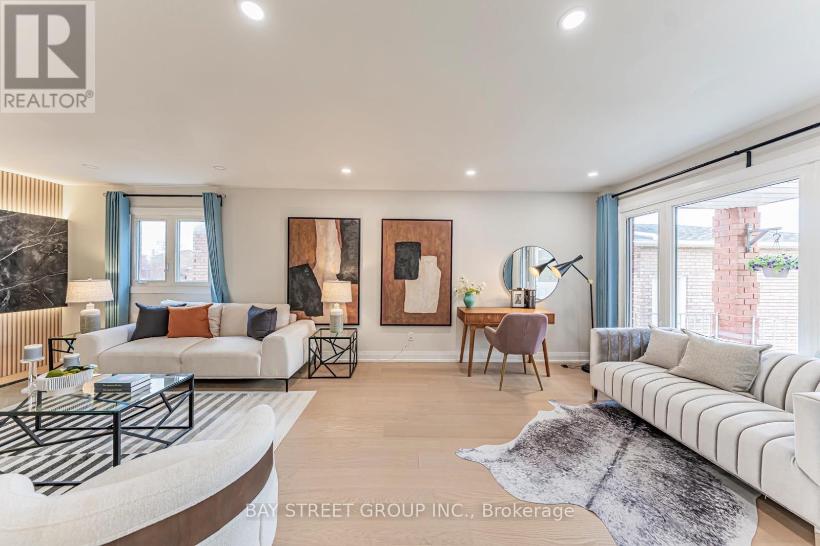 146 Cabinet Crescent, Vaughan, ON - Indoor Photo Showing Living Room